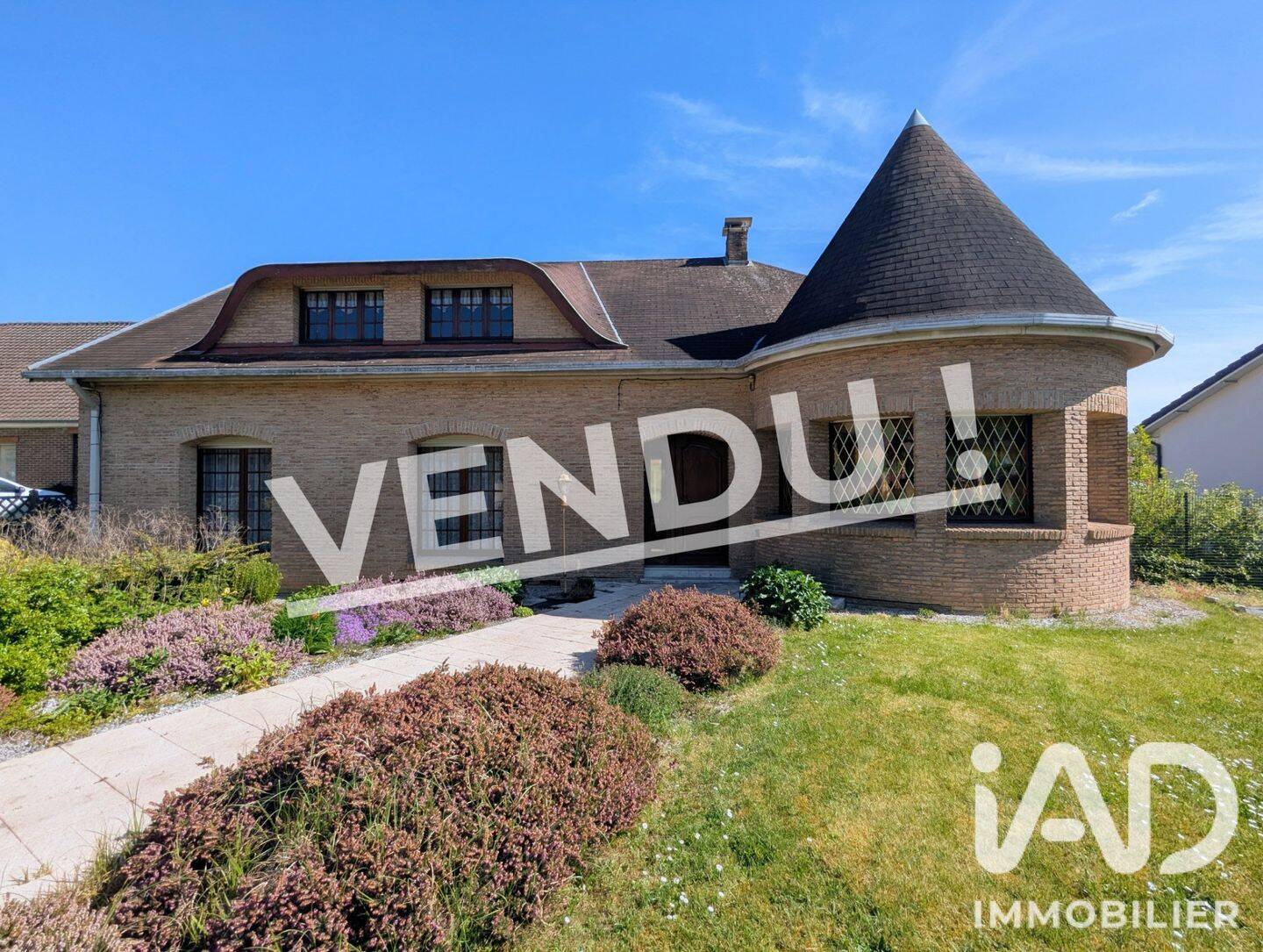 Maison 11 pièces 260 m² · à Lapugnoy · 260 m² · 271 700 €