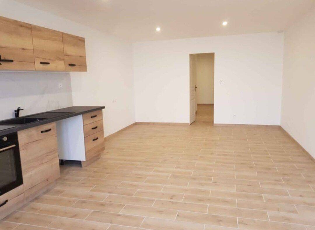 Appartement 1 pièce 65 m² · à Abbeville · 65 m² · 750 €
