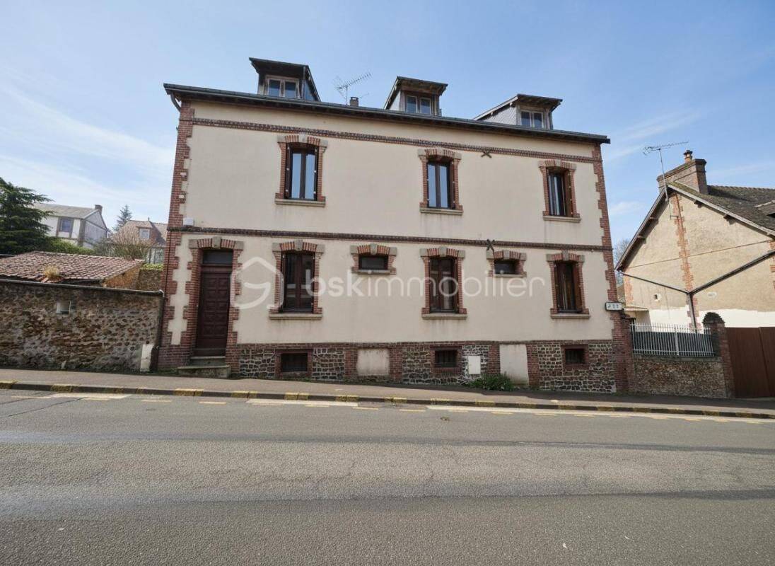 Maison 9 pièces 155 m² · à Rugles · 155 m² · 178 000 €