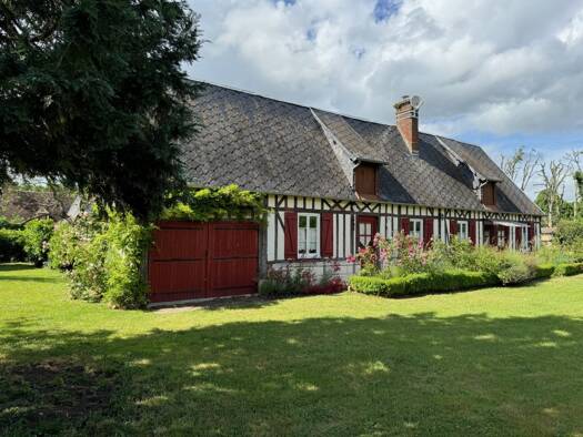 Maison de plain-pied à vendre 149 600 € 2 pièces 1 chambre 61 m² 1 066 m² de terrain Bernay 27300
