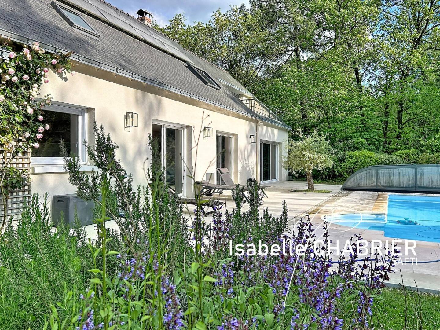 Maison 9 pièces 239 m² · à Rives-du-Loir-en-Anjou · 239 m² · 624 000 €