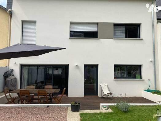 Maison à louer 2 000 € 6 pièces 4 chambres 136 m² 150 m² de terrain Rennes 35000