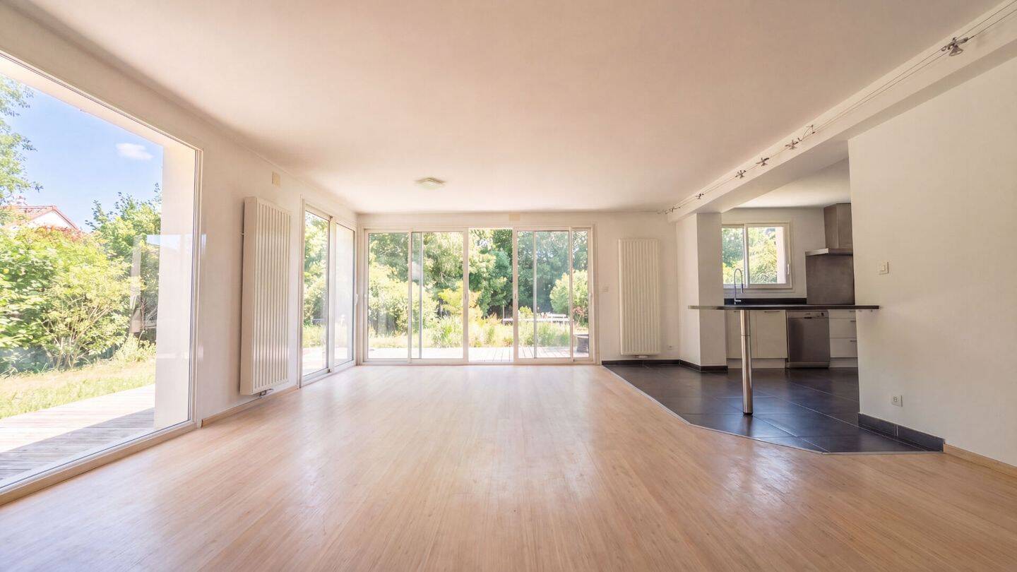 Maison 7 pièces 250 m² · à Saint-Avertin · 250 m² · 550 000 €