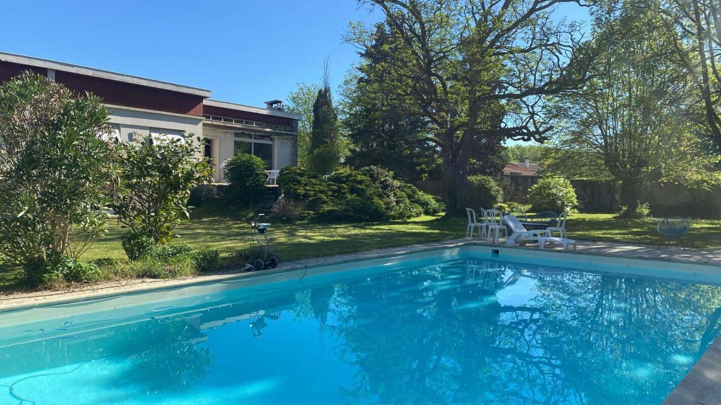 Maison 7 pièces 90 m² · à Magné · 90 m² · 319 000 €