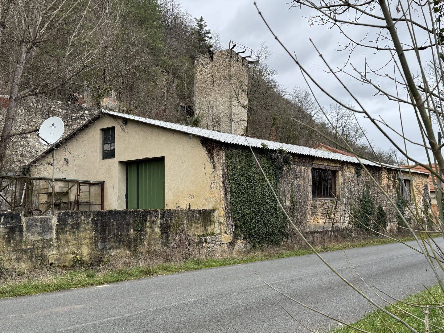Maison 330 m² · à Saint-Cyprien · 330 m² · 126 000 €