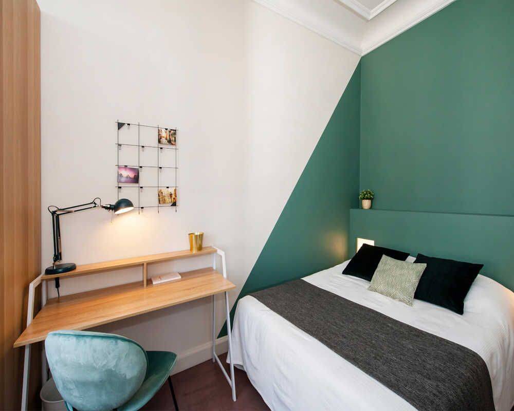 Appartement 7 pièces 220 m² · à Paris 17ème Arrondissement · 220 m² · 1 335 €