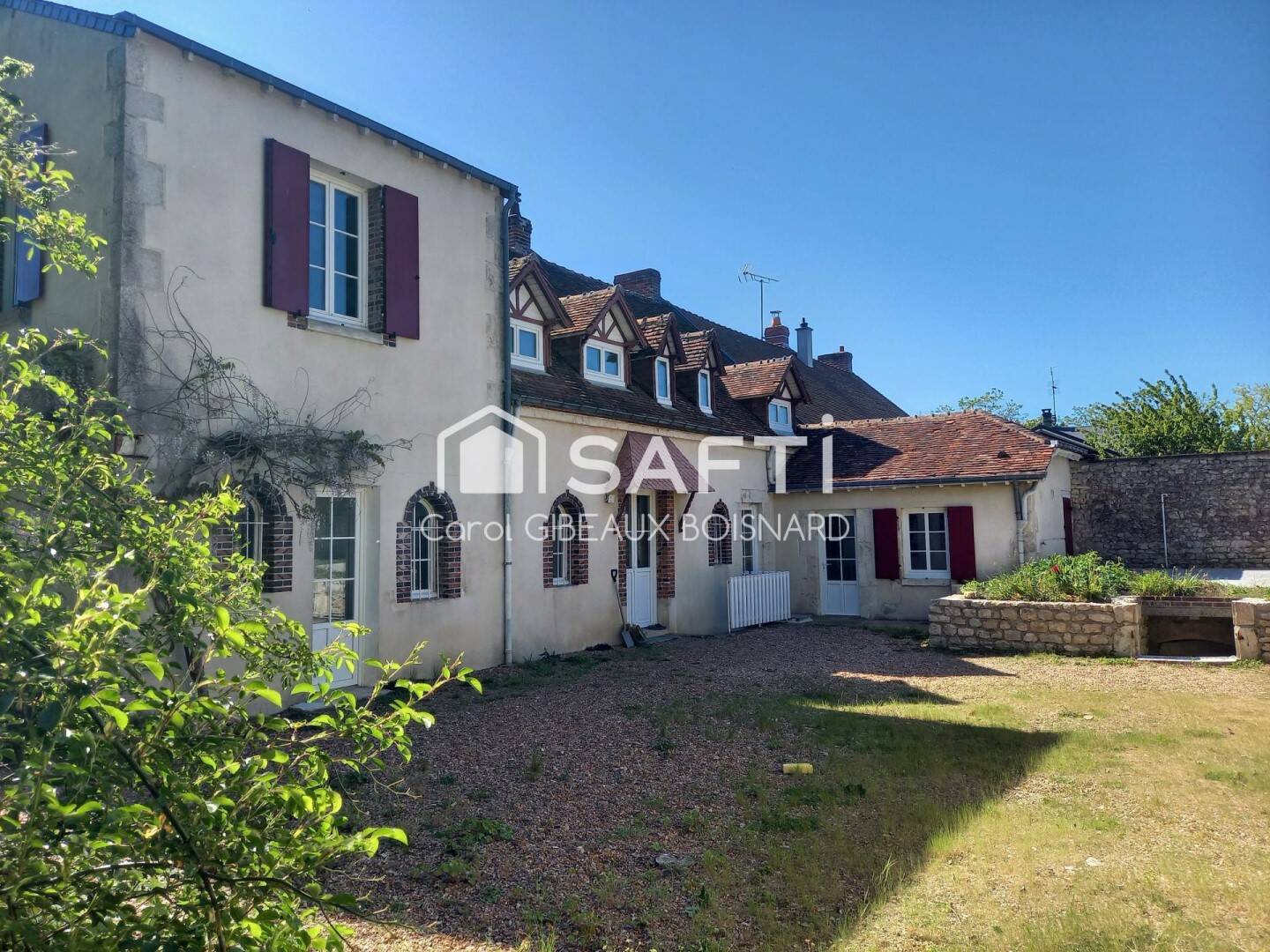 Maison 9 pièces 214 m² · à Châteaudun · 214 m² · 295 000 €