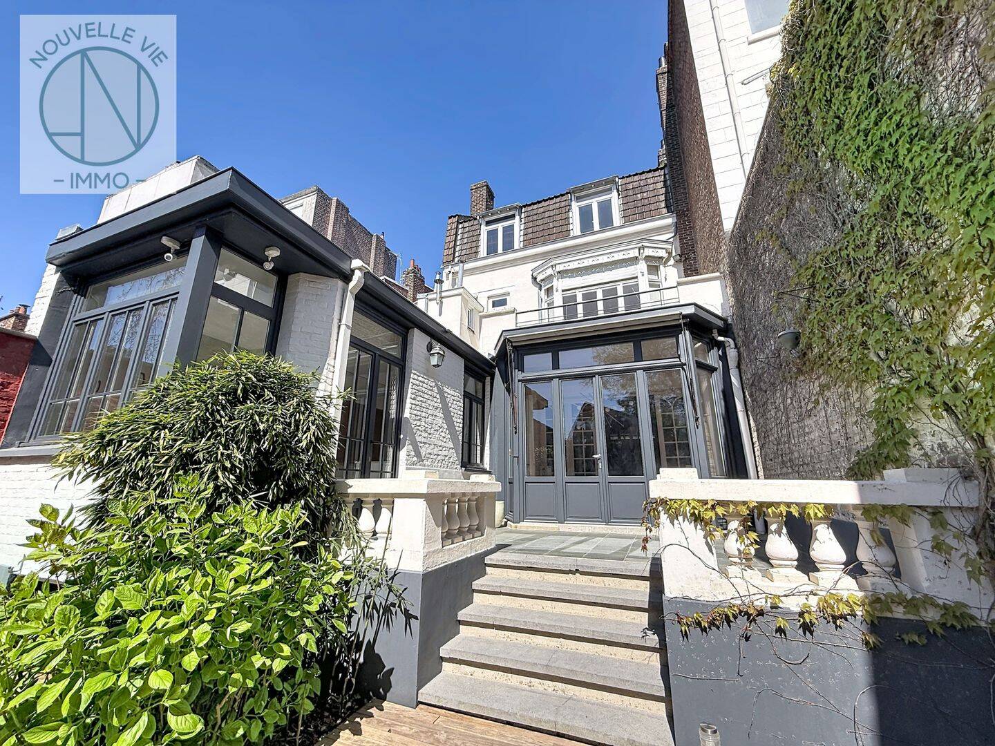 Maison 7 pièces 220 m² · à La Madeleine · 220 m² · 978 500 €