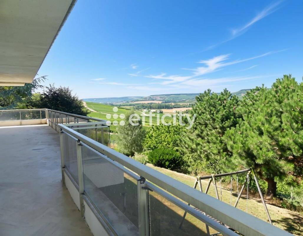 Maison 8 pièces 295 m² · à Œuilly · 295 m² · 418 000 €
