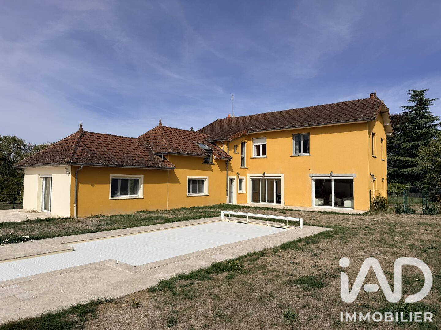 Maison 9 pièces 338 m² · à Autun · 338 m² · 630 000 €