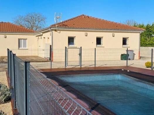 Maison de plain-pied à vendre 280 000 € 8 pièces 5 chambres 171 m² 2 438 m² de terrain Saint-Dizier 52100