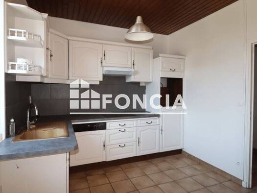 Appartement à louer 780 € 4 pièces 3 chambres 90,5 m² 2ème étage Jarrie 38560