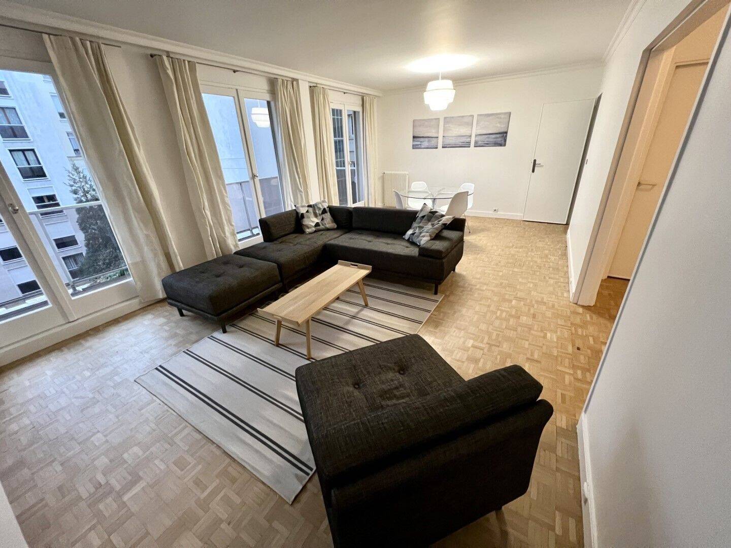 Appartement 3 pièces 81 m² · à Paris 15ème Arrondissement · 81,4 m² · 2 615 €
