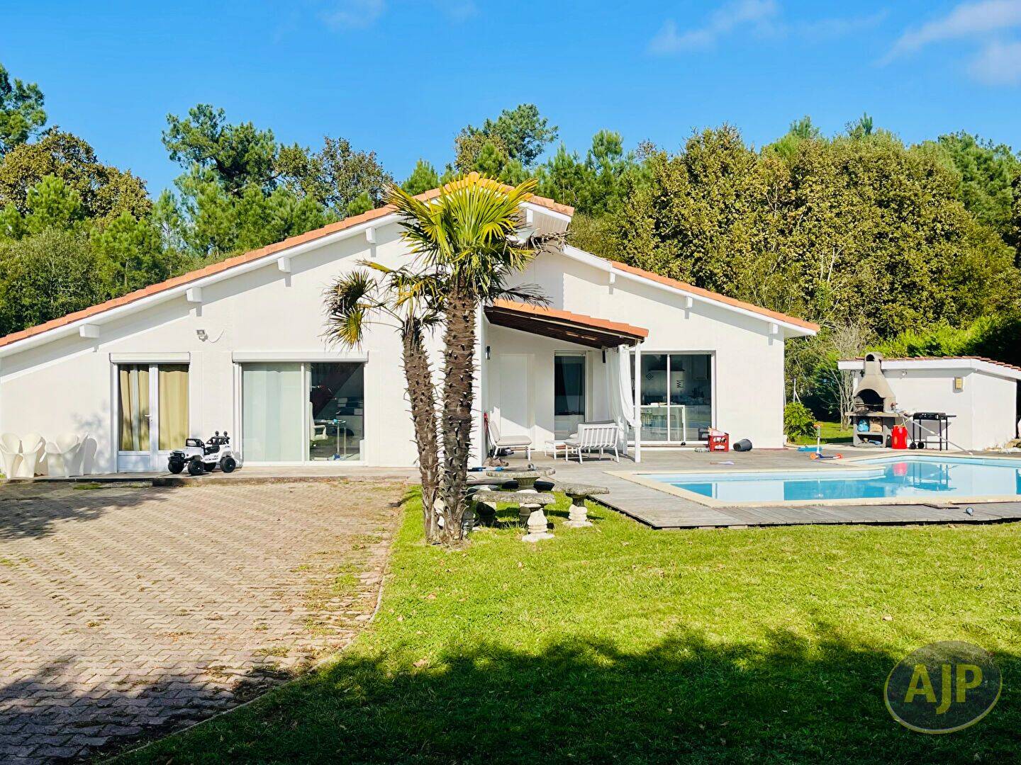 Maison 7 pièces 191 m² · à Mios · 191 m² · 405 600 €