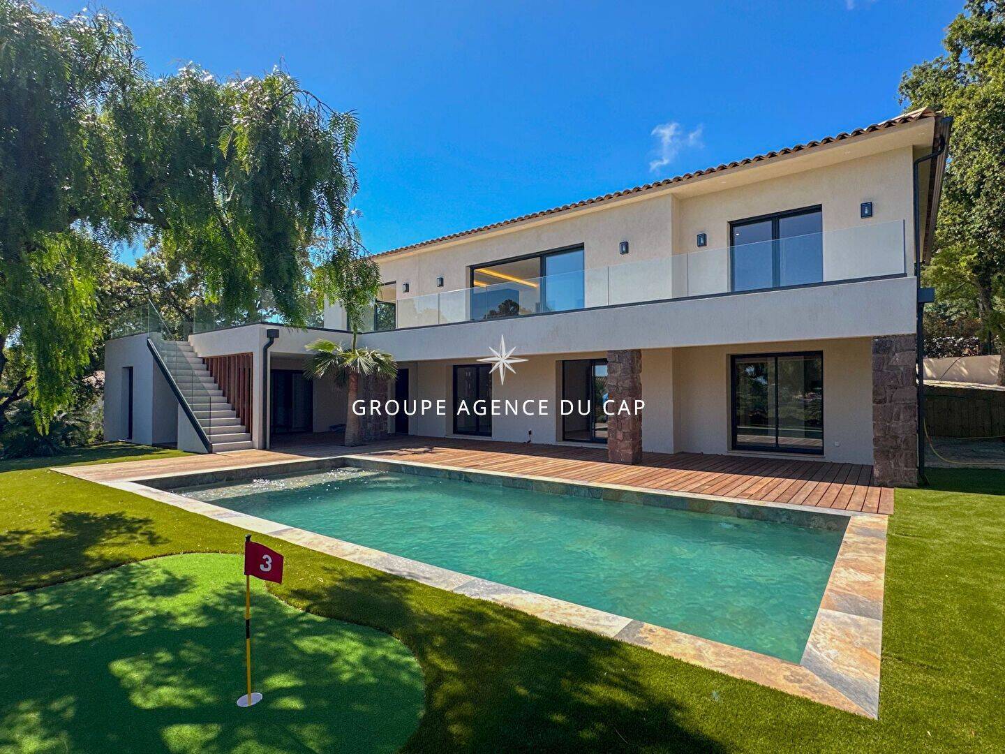 Maison 7 pièces 238 m² · à Roquebrune-sur-Argens · 238 m² · 2 399 000 €