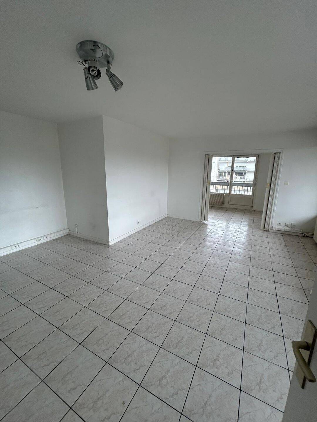 Appartement 4 pièces 100 m² · à Saint-Étienne · 100 m² · 131 000 €