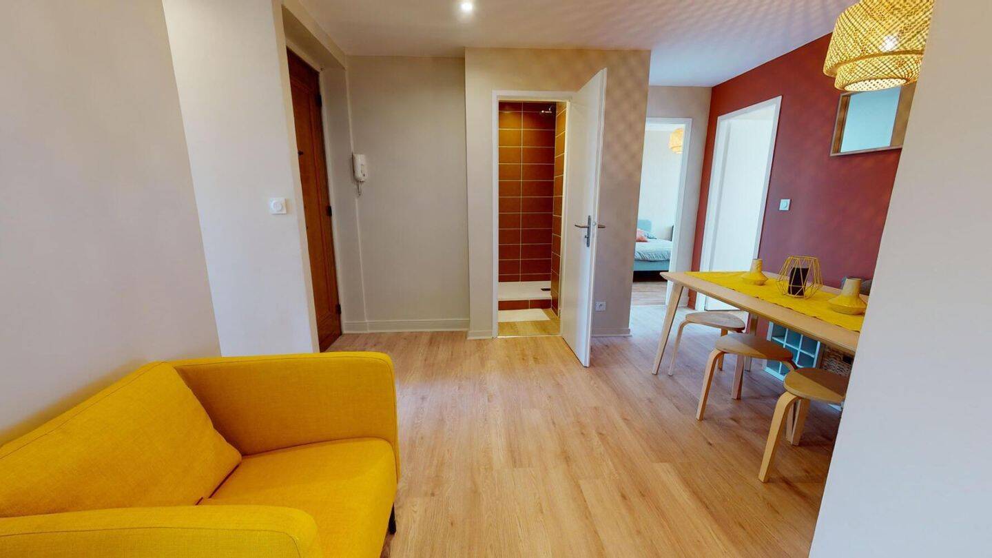 5 pièces 80 m² · à Lyon 9ème Arrondissement · 80 m² · 563 €