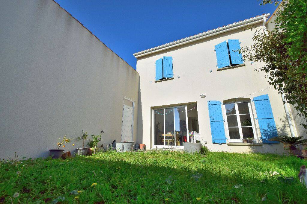 Appartement 3 pièces 70 m² · à Saint-Rogatien · 70,2 m² · 832 €