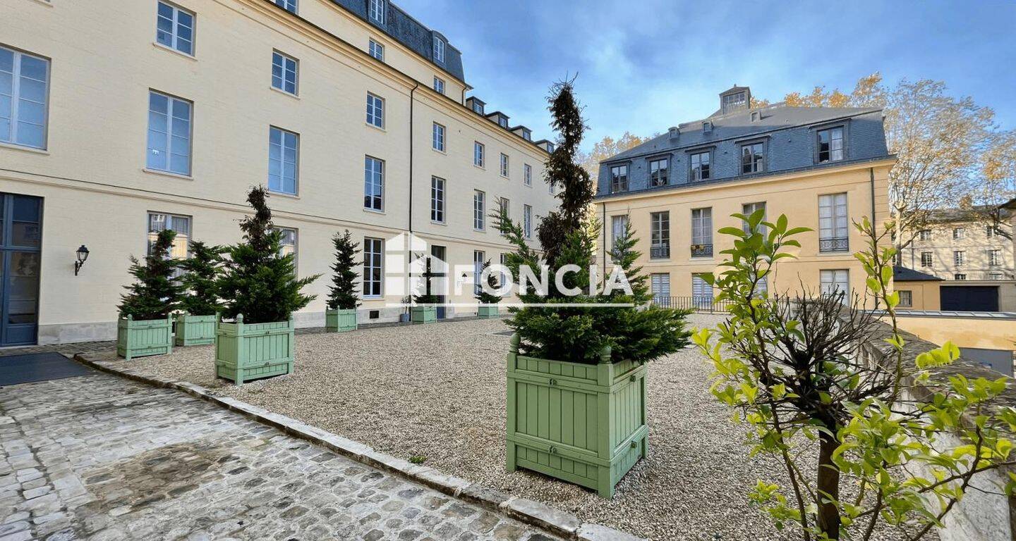 Appartement 1 pièce 24 m² · à Versailles · 24,1 m² · 832 €/mois
