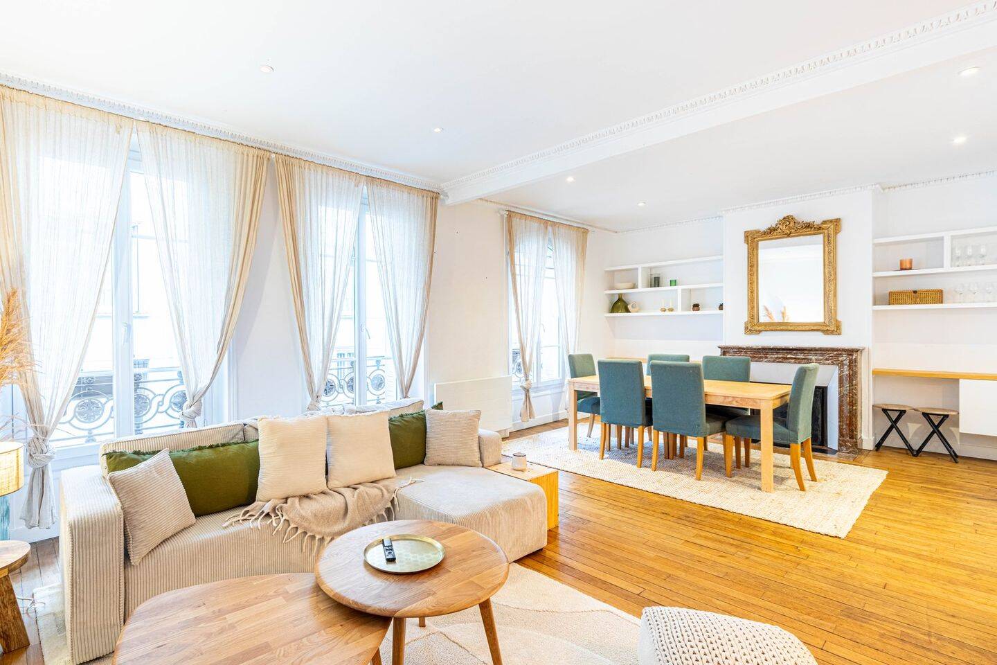 Appartement 4 pièces 87 m² · à Paris 10ème Arrondissement · 87 m² · 3 200 €