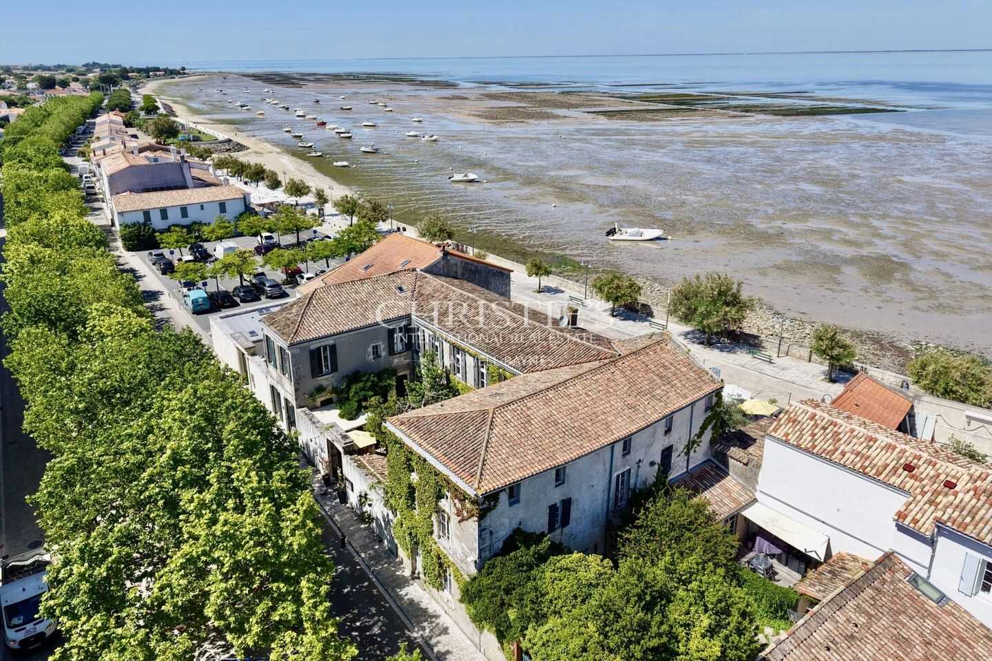 Maison 16 pièces 620 m² · à La Flotte · 620 m² · 4 620 000 €