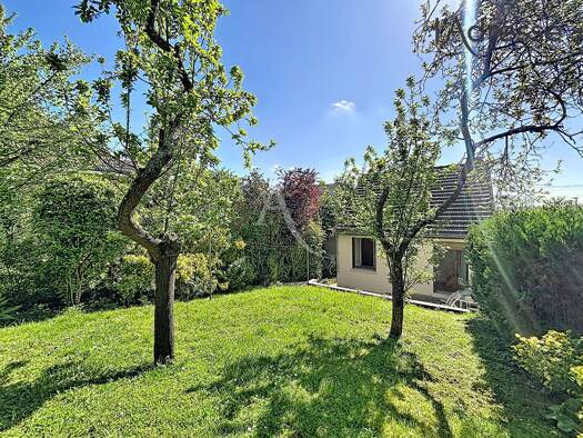 Maison à vendre 698 000 € 5 pièces 4 chambres 110 m² 360 m² de terrain Plateau Nord Suresnes 92150