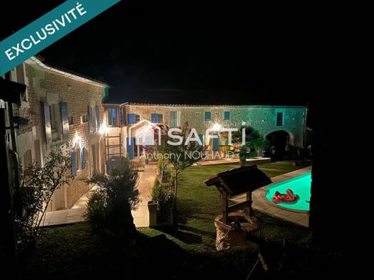 Maison à vendre 465 000 € 6 pièces 4 chambres 228 m² 5 582 m² de terrain Segonzac 16130