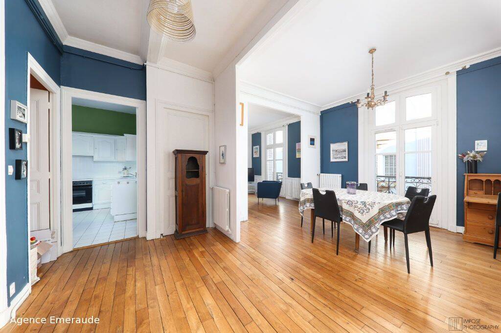 Appartement 4 pièces 87 m² · à Dinard · 87 m² · 988 €