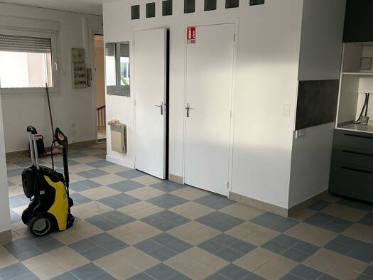 Appartement à louer 1 350 € 4 pièces 3 chambres 63 m² Étage 1/2 Epi d'Or Saint-Cyr-l'École 78210