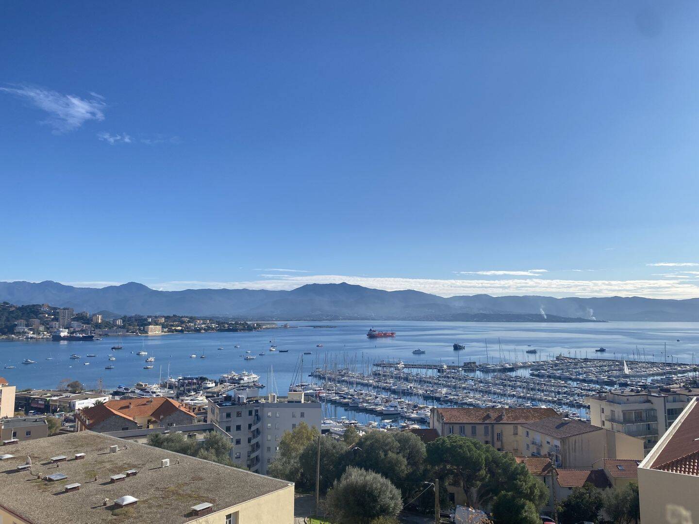 Appartement 5 pièces 92 m² · à Ajaccio · 92 m² · 1 650 €/mois