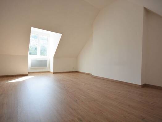 Maison de ville à louer 650 € 3 pièces 2 chambres 56,3 m² 84 m² de terrain Centre Ville-Emonville Abbeville 80100