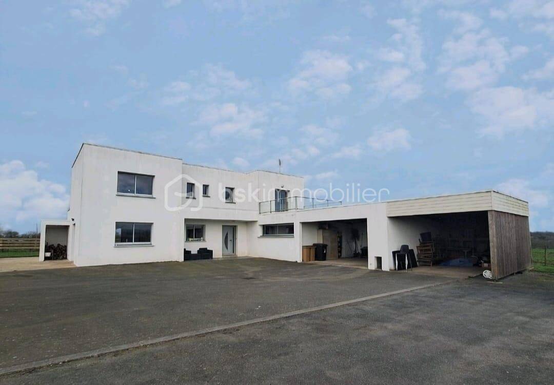 Maison 7 pièces 182 m² · à Aron · 182 m² · 297 900 €