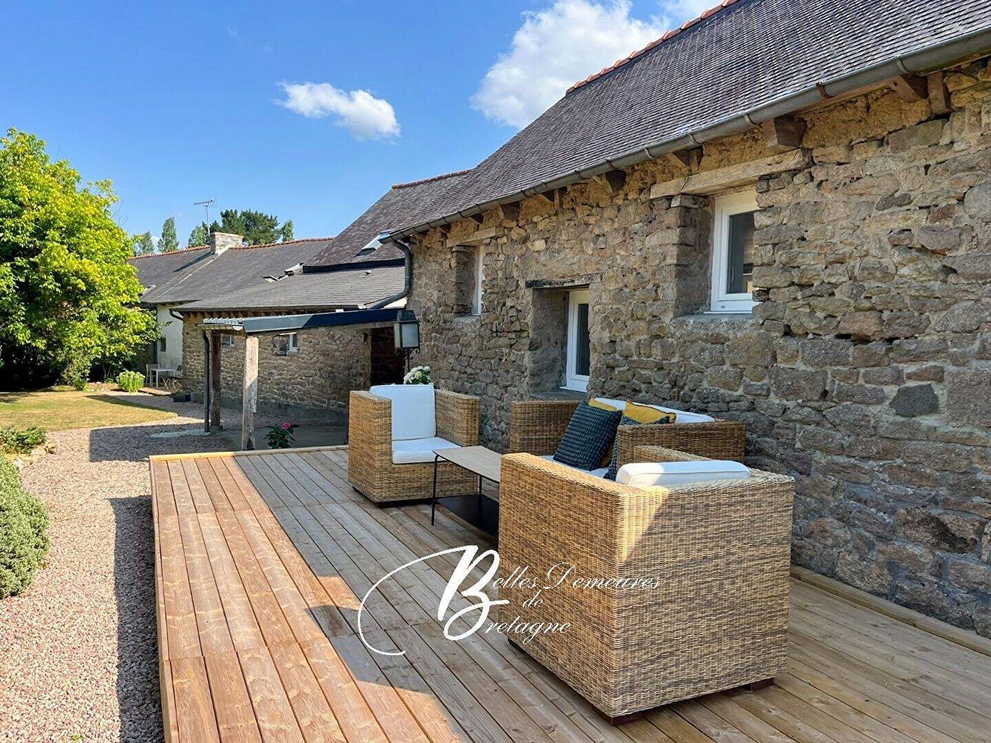 Maison 11 pièces 204 m² · à Le Mené · 204 m² · 395 200 €