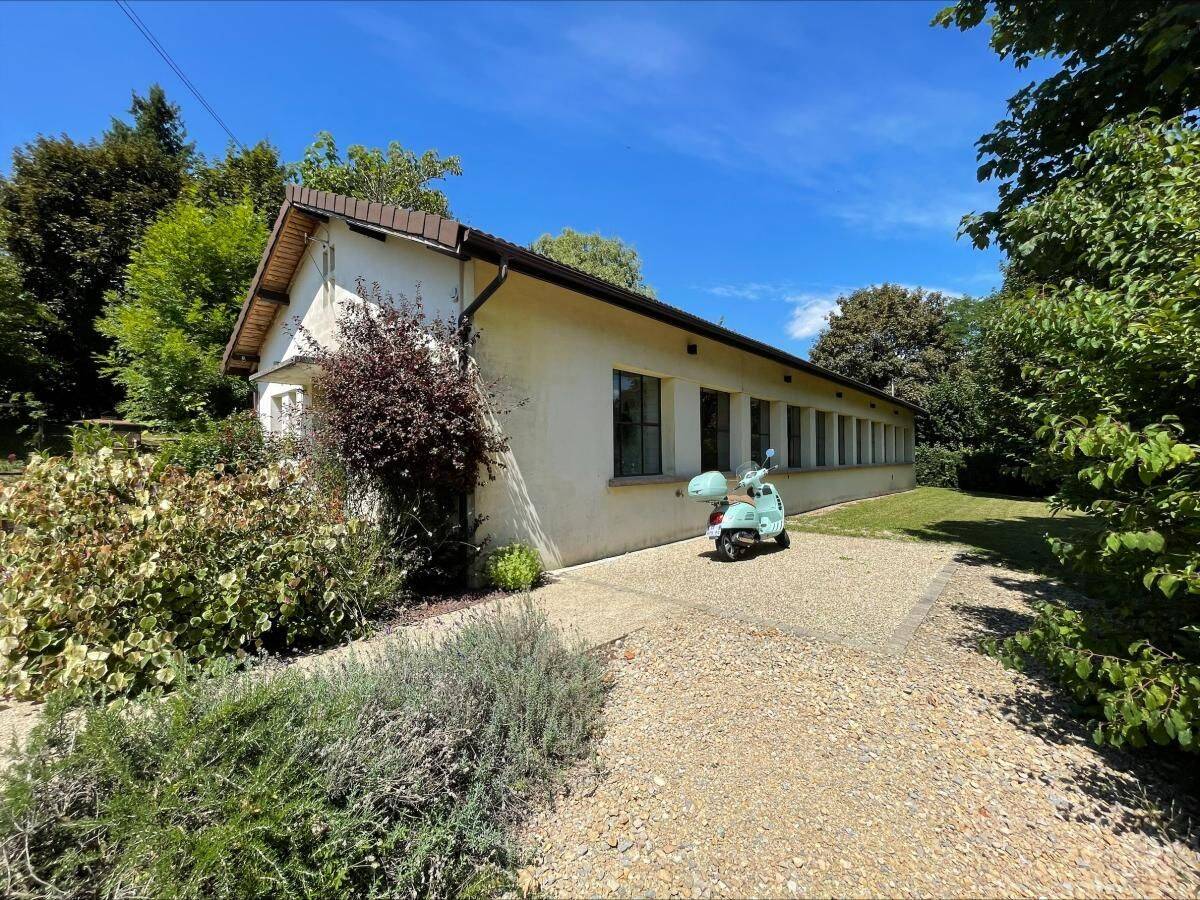 Maison 207 m² · à Meillonnas · 207 m² · 248 000 €