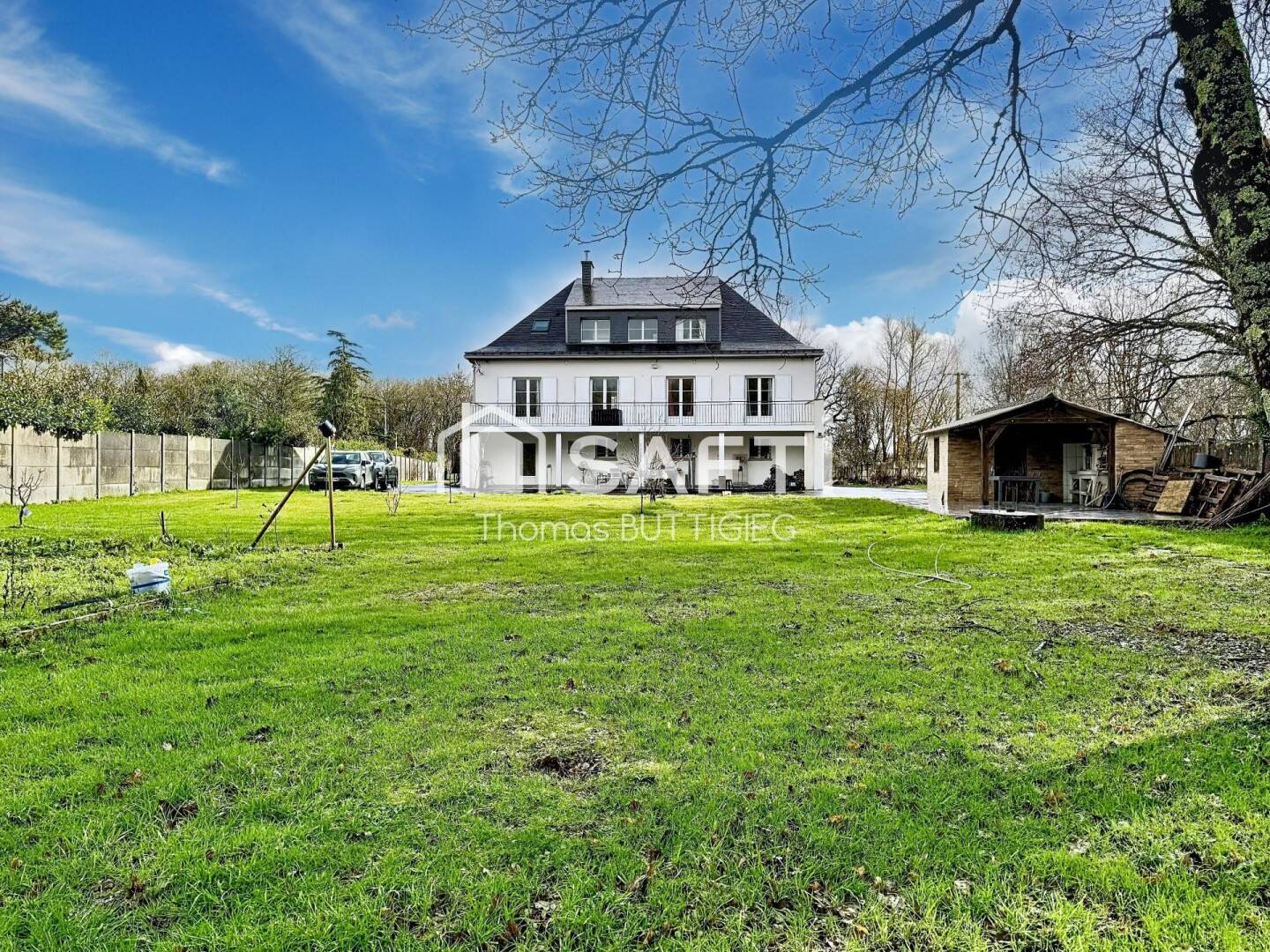 Maison 9 pièces 250 m² · à Pont-Saint-Martin · 250 m² · 450 000 €