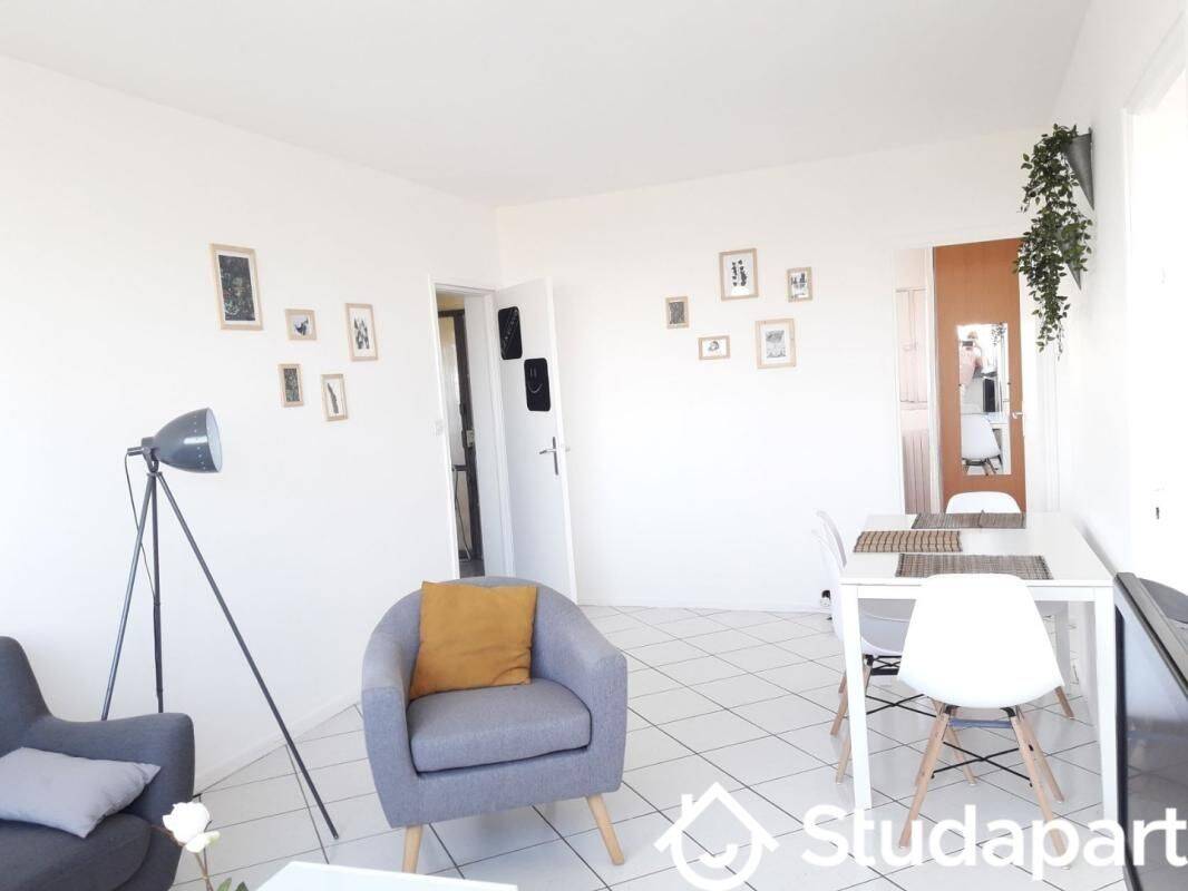 1 pièce 10 m² · à Le Bouscat · 10 m² · 500 €/mois