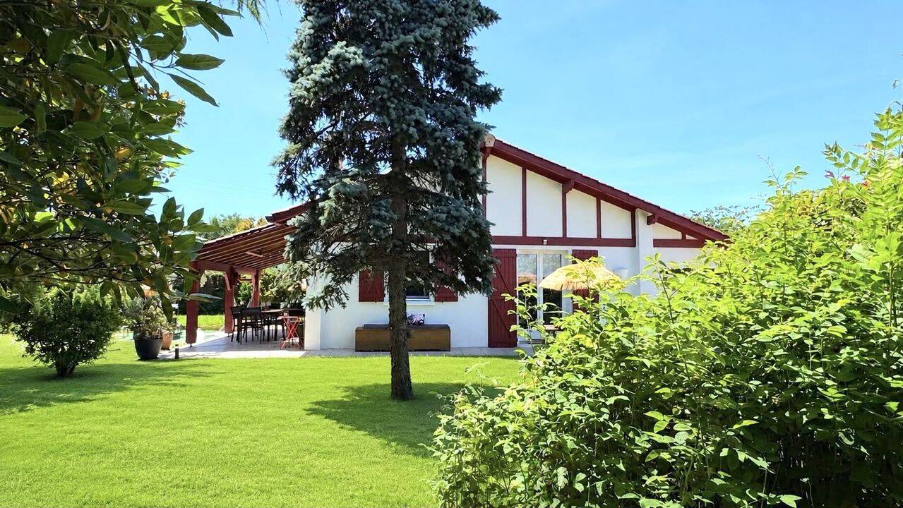 Maison 4 pièces 101 m² · à Jatxou · 101 m² · 520 000 €