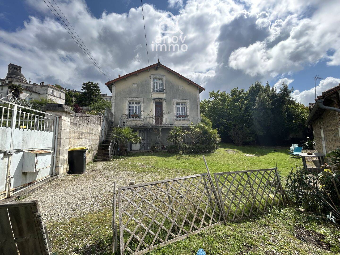 Maison 7 pièces 200 m² · à Angoulême · 200 m² · 296 000 €