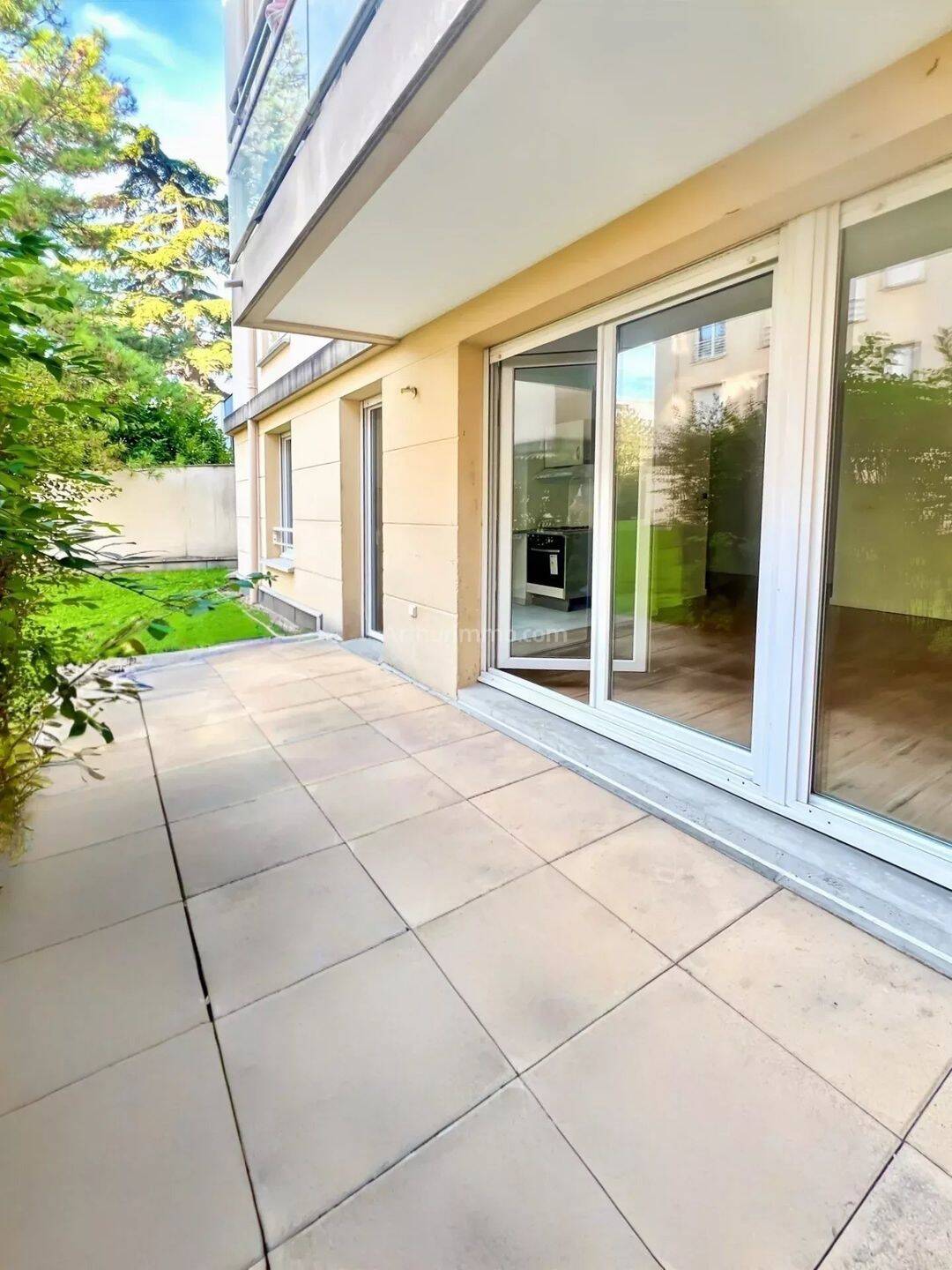 Appartement 3 pièces 61 m² · à Corbeil-Essonnes · 60,9 m² · 950 €
