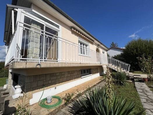 Maison de plain-pied à vendre 210 400 € 6 pièces 4 chambres 147 m² 1 000 m² de terrain Tricot Villefranche-de-Rouergue 12200