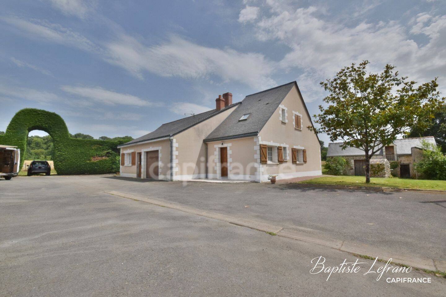 Maison 8 pièces 173 m² · à Jarzé Villages · 173 m² · 325 000 €