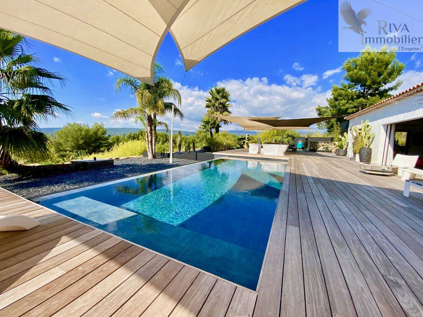 Maison 8 pièces 275 m² · à Saint-Cyr-sur-Mer · 275 m² · 2 400 000 €