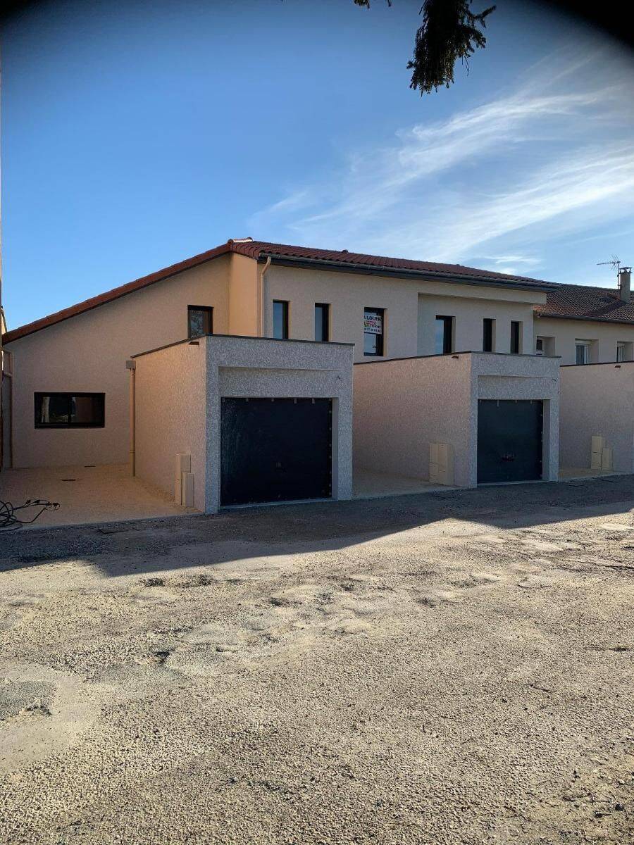 Maison 4 pièces 87 m² · à Chazelles-sur-Lyon · 87,5 m² · 957 €/mois