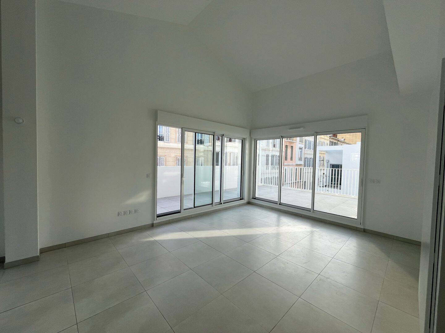 Appartement 3 pièces 69 m² · à Marseille 6ème Arrondissement · 69 m² · 1 990 €