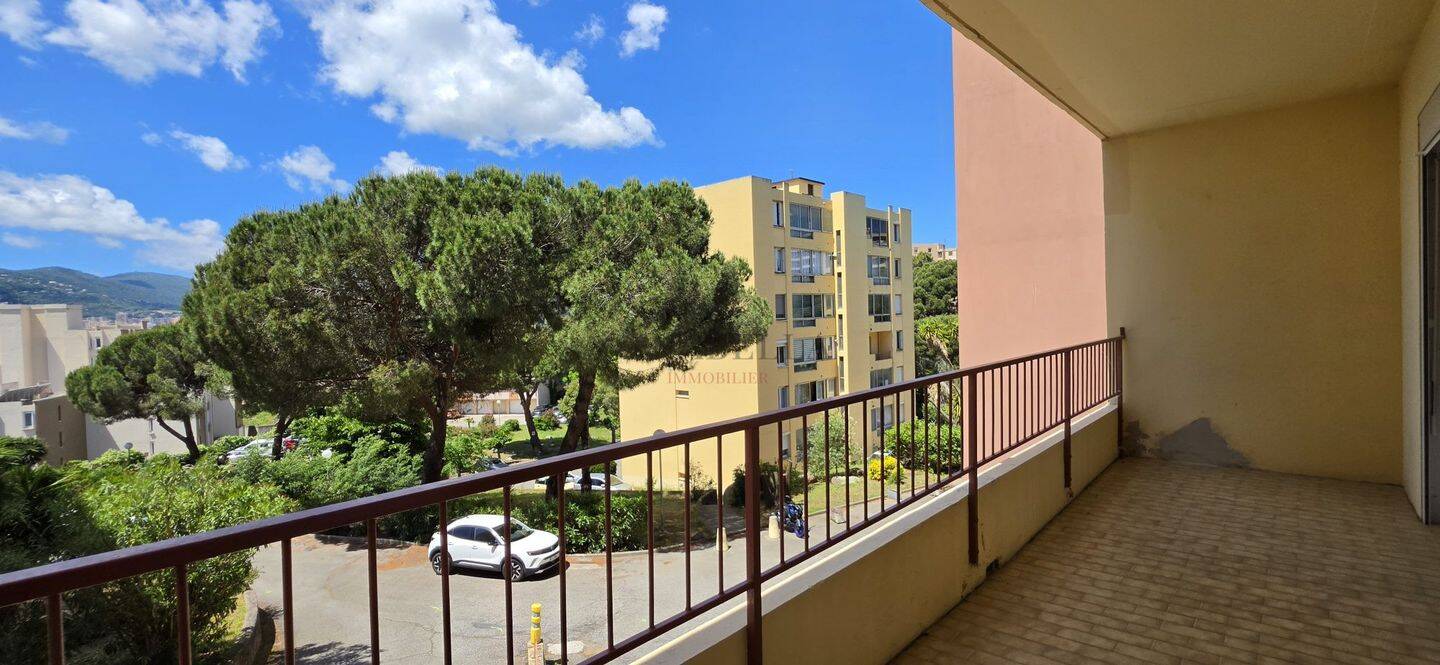 Appartement 2 pièces 33 m² · à Ajaccio · 32,5 m² · 710 €