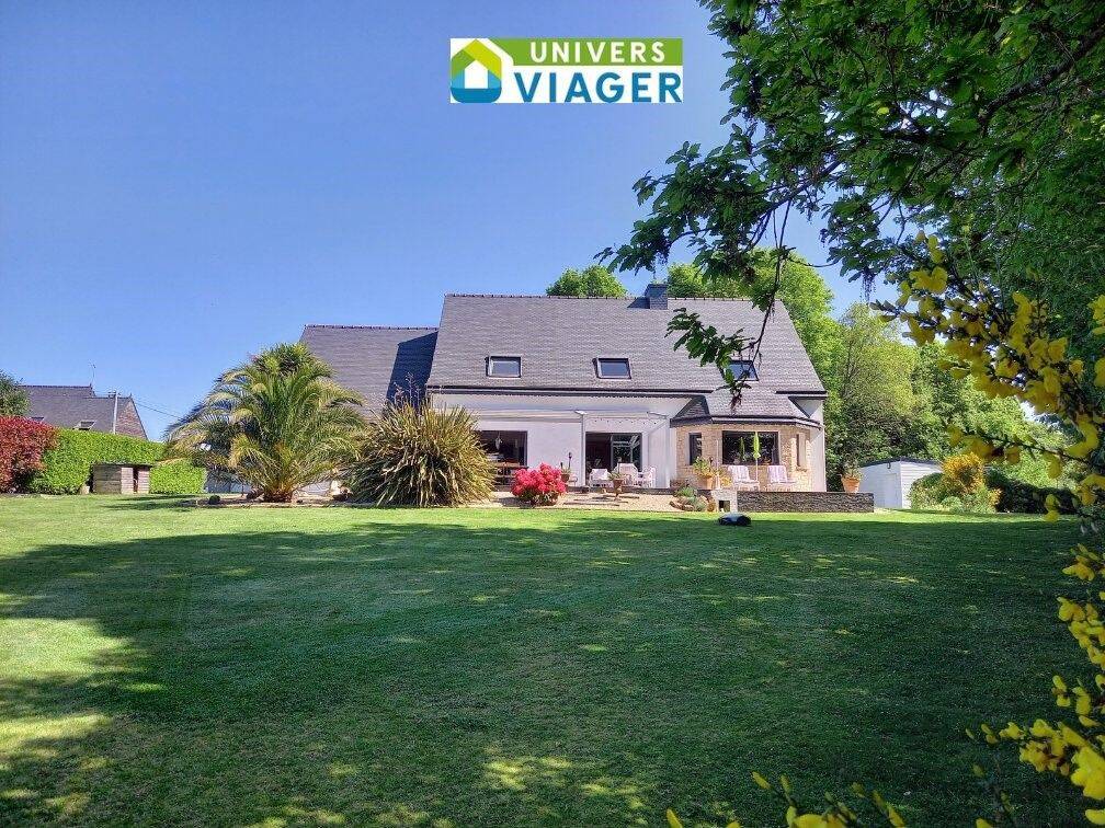 Maison 8 pièces 215 m² · à Plouaret · 215 m² · 25 000 €