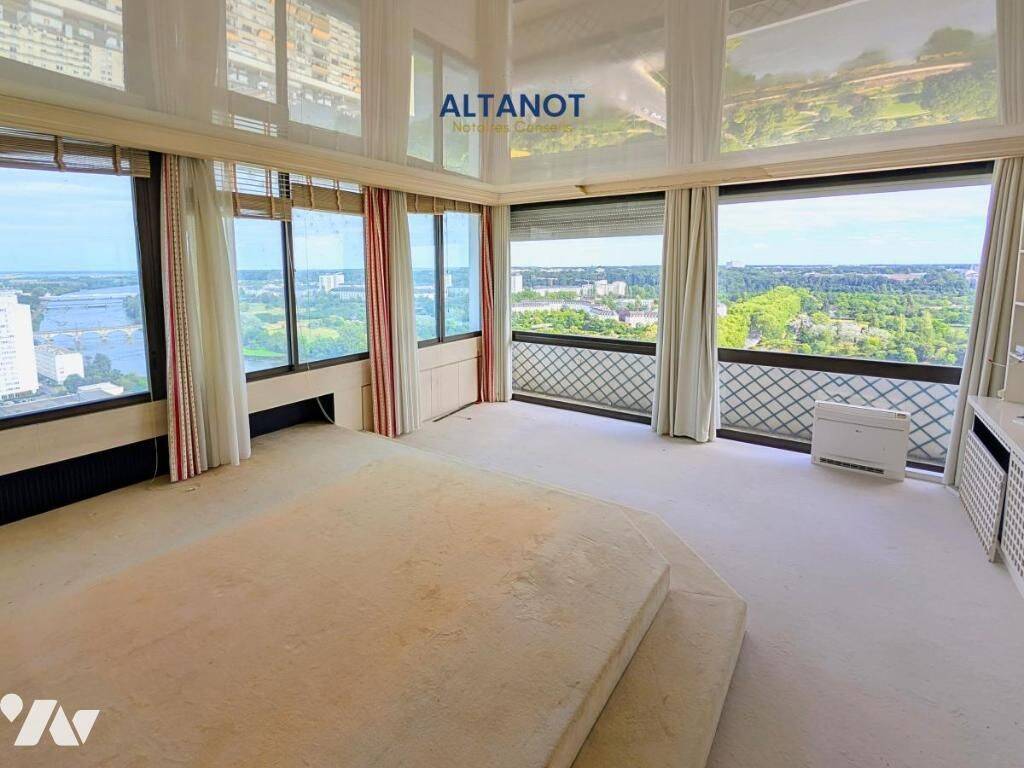 Appartement 4 pièces 125 m² · à Tours · 125 m² · 250 000 €