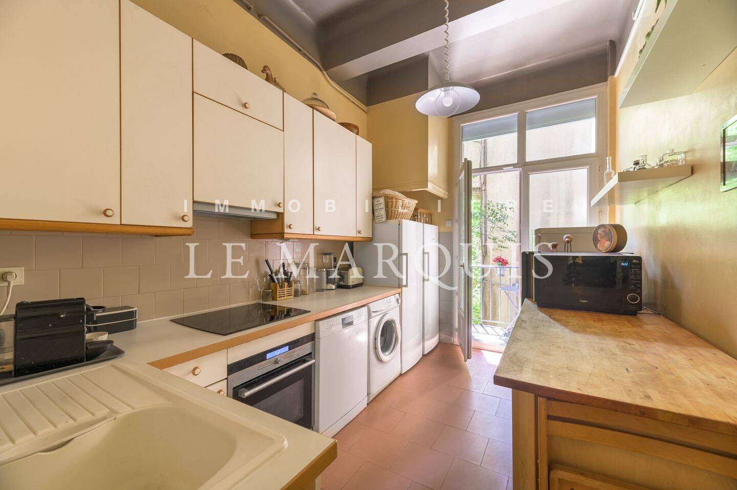 Appartement 6 pièces 148 m² · à Marseille 8ème Arrondissement · 148 m² · 475 000 €