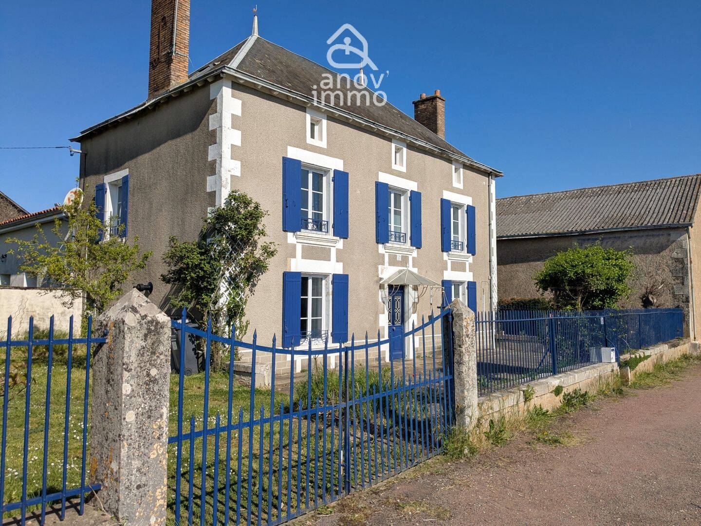 Maison 5 pièces 147 m² · à Coulombiers · 147 m² · 229 000 €