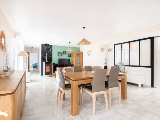 Maison de plain-pied à vendre 281 430 € 6 pièces 3 chambres 140 m² 10 680 m² de terrain Lanvellec 22420